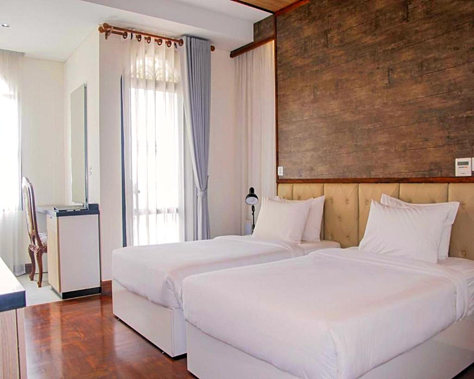 Lcs Hotel & Apartment Phnom Penh Exteriör bild