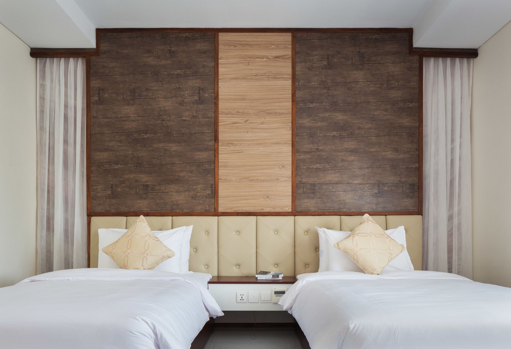 Lcs Hotel & Apartment Phnom Penh Exteriör bild
